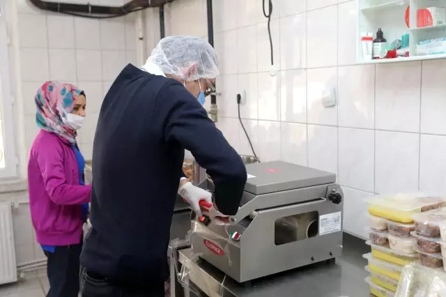 Polatlı Belediyesi 'Ramazan Paylaşmaktır' parolasıyla yardımlara devam ediyor Polatlı Belediyesi 'Ramazan Paylaşmaktır' parolasıyla yardımlara devam ediyor