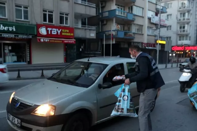 Şahinbey'de iftara yetişemeyenler için İftara 5 kala projesi Şahinbey'de iftara yetişemeyenler için İftara 5 kala projesi