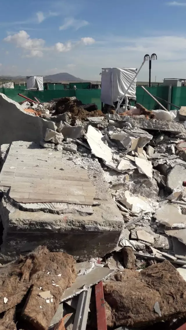 Sincan'da hobi bahçelerinin yıkımı başladı Sincan'da hobi bahçelerinin yıkımı başladı