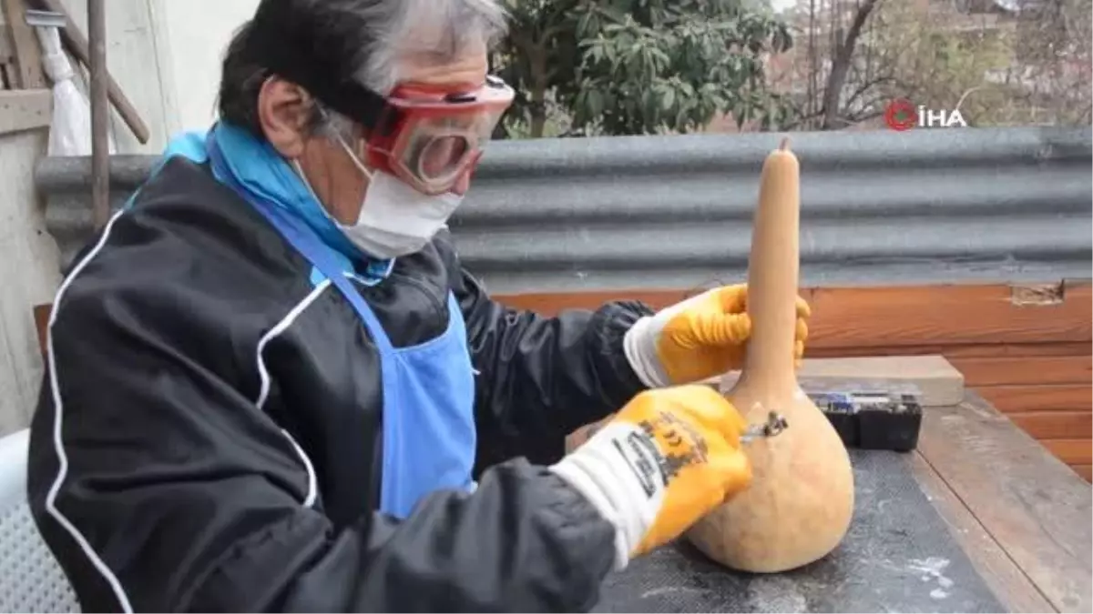 Su kabağından yaptığı süs eşyalarını Türkiye'nin dört bir yanına ve yurt dışına gönderiyor