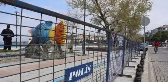 Vaka sayısında Türkiye'de üçüncü sıraya yükselen Çanakkale'de sahil ve parklar halka kapatıldı