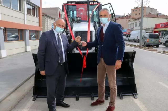 Yahyalı Belediyesi yeni iş makinasını bünyesine kattı Yahyalı Belediyesi yeni iş makinasını bünyesine kattı