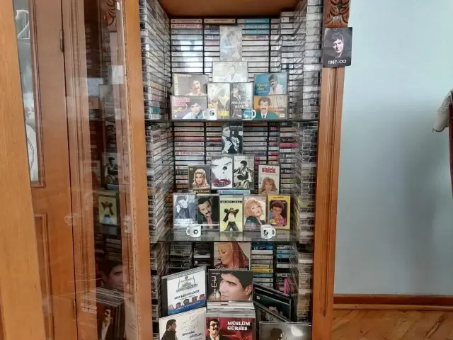 50 yılda 3 bin kaset biriktirdi 50 yılda 3 bin kaset biriktirdi