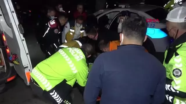 ADANA-Polis aracı, kovalamaca sırasında ağaca çarptı: 2 yaralı ADANA-Polis aracı, kovalamaca sırasında ağaca çarptı: 2 yaralı