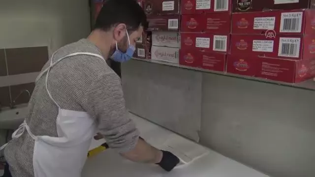 AFYONKARAHİSAR - Ramazan ayında 'hurmalı lokum' satışları arttı AFYONKARAHİSAR - Ramazan ayında 'hurmalı lokum' satışları arttı