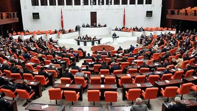 AK Parti kanun teklifini Meclis'e sundu: Akaryakıt, tütün ve alkol ürünlerinde teminatlı dönem başlıyor AK Parti kanun teklifini Meclis'e sundu: Akaryakıt, tütün ve alkol ürünlerinde teminatlı dönem başlıyor