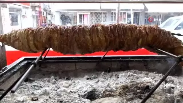 Son Dakika | Balıkesirli işletmeci ihtiyaç sahiplerinin karnını bedava doyuruyor Son Dakika | Balıkesirli işletmeci ihtiyaç sahiplerinin karnını bedava doyuruyor