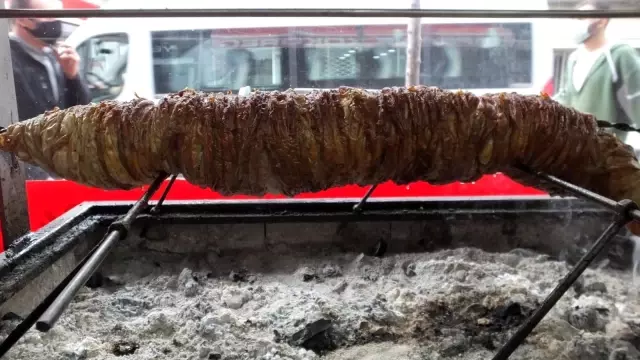 Son Dakika | Balıkesirli işletmeci ihtiyaç sahiplerinin karnını bedava doyuruyor Son Dakika | Balıkesirli işletmeci ihtiyaç sahiplerinin karnını bedava doyuruyor