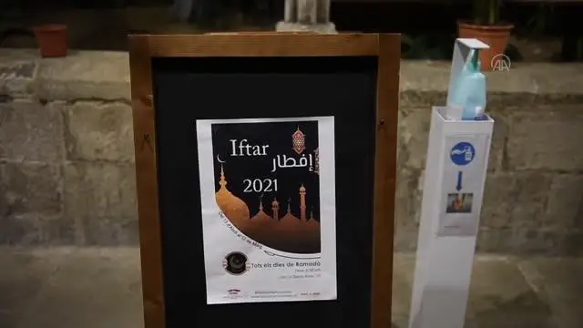 Son dakika haber: BARSELONA - Salgın nedeniyle Barselona'daki Müslümanlar ilk kez kilise avlusunda iftar yapıyor Son dakika haber: BARSELONA - Salgın nedeniyle Barselona'daki Müslümanlar ilk kez kilise avlusunda iftar yapıyor