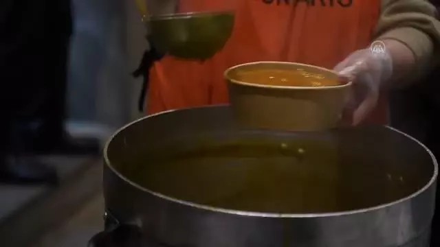 Son dakika haber: BARSELONA - Salgın nedeniyle Barselona'daki Müslümanlar ilk kez kilise avlusunda iftar yapıyor Son dakika haber: BARSELONA - Salgın nedeniyle Barselona'daki Müslümanlar ilk kez kilise avlusunda iftar yapıyor