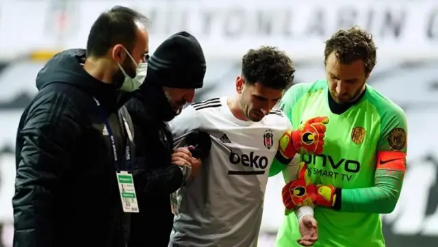 Beşiktaş'ta kabus sürüyor! Oğuzhan Özyakup, Ankaragücü maçında sakatlandı Beşiktaş'ta kabus sürüyor! Oğuzhan Özyakup, Ankaragücü maçında sakatlandı