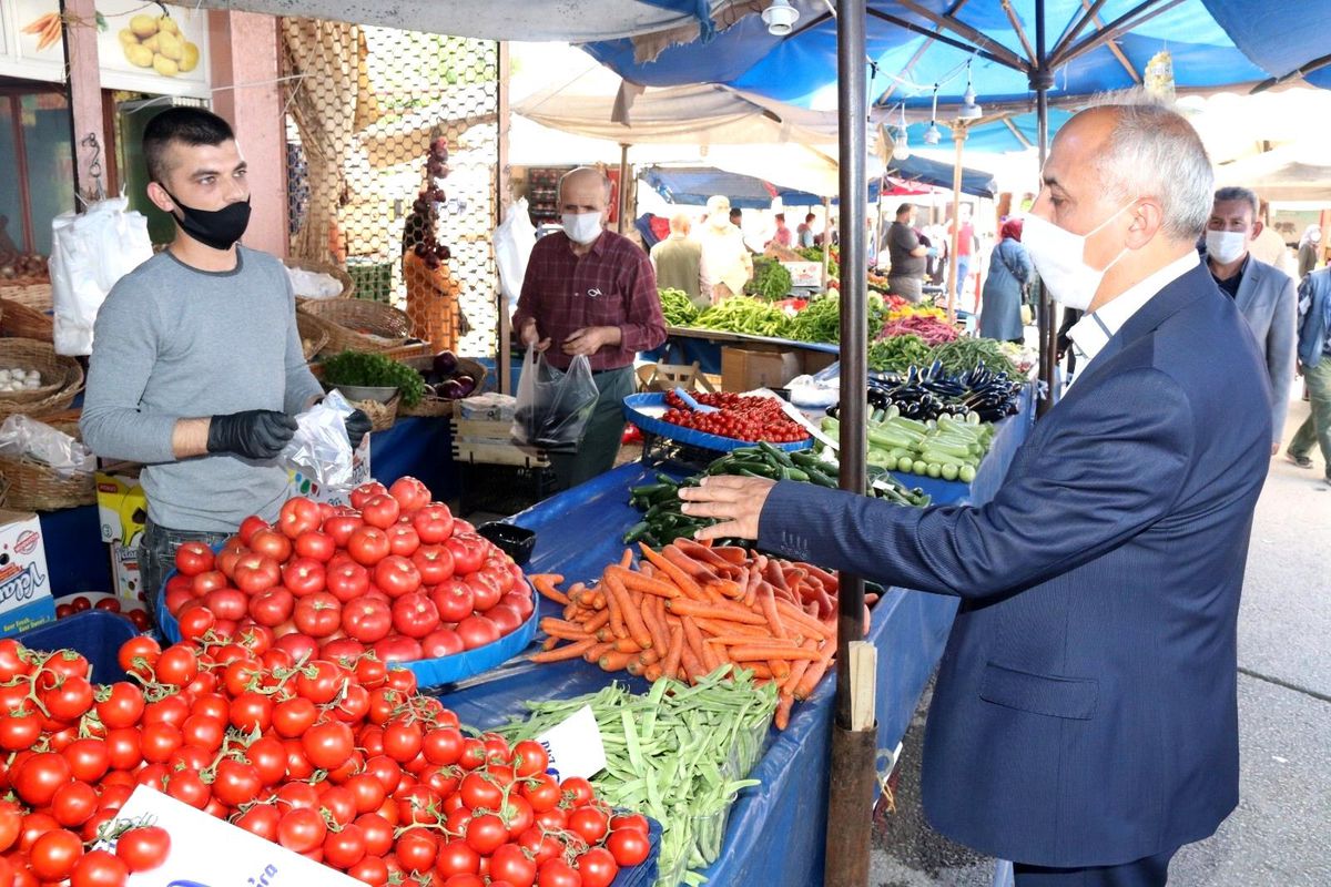 Yenişehir Belediyesi bütün alışverişini ilçe esnafından yapıyor