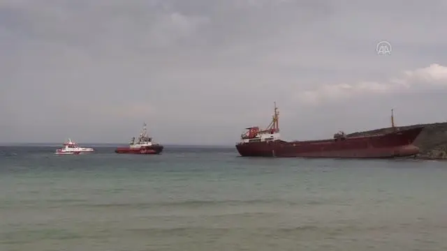 ÇANAKKALE - Karaya oturan gemi kurtarıldı