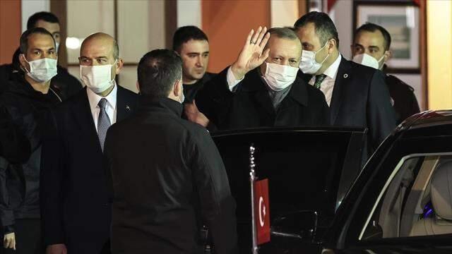 Cumhurbaşkanı Erdoğan ve Bakan Soylu, Çengelköy Polis Merkezi'nde iftar yaptı Cumhurbaşkanı Erdoğan ve Bakan Soylu, Çengelköy Polis Merkezi'nde iftar yaptı