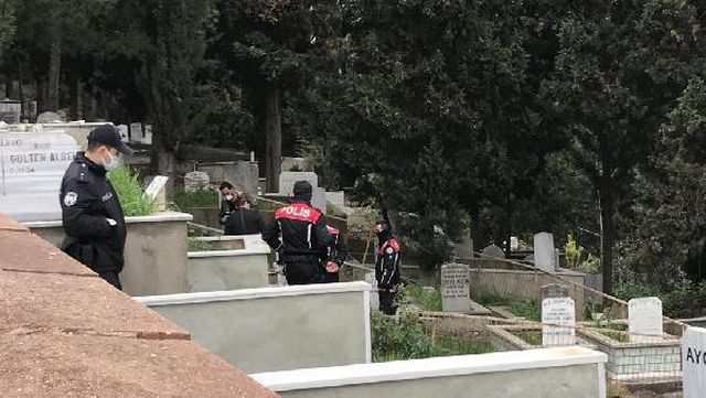 dogum sirasinda olen bebeginin mezari basinda 2 14070803 o