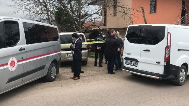 evinde elleri bantla baglanip bicaklanarak 4 14069953 o