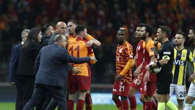 Fatih Terim'in kavgalı olduğu Fırat Aydınus, 2,5 yıl sonra Galatasaray maçına atandı Fatih Terim'in kavgalı olduğu Fırat Aydınus, 2,5 yıl sonra Galatasaray maçına atandı