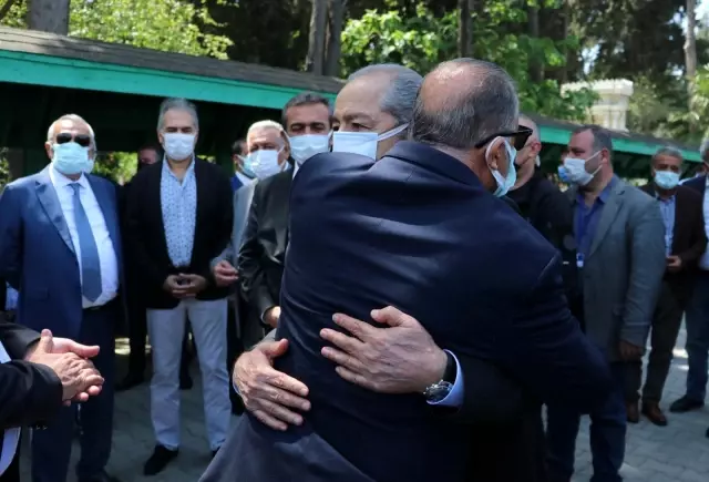 Fatih Terim ve Mehmet Ağar, İlhan Demirdal'ın tabutunu omuzladı