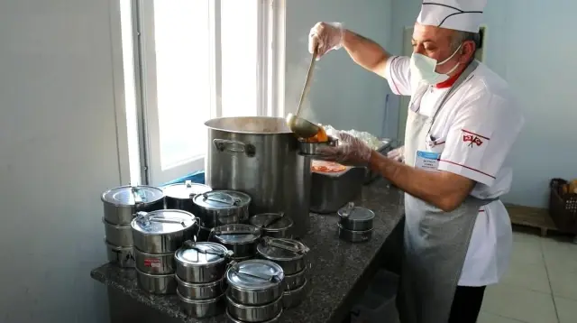 Günlük bin kişi doyuruluyor Günlük bin kişi doyuruluyor