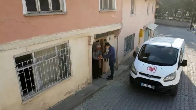 Günlük bin kişi doyuruluyor Günlük bin kişi doyuruluyor