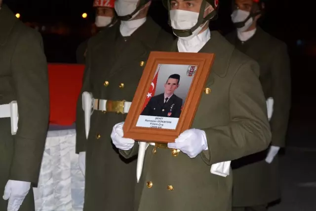 Son dakika haberi | Hakkari'de şehit Uzman Çavuş Günaydın için tören düzenlendi Son dakika haberi | Hakkari'de şehit Uzman Çavuş Günaydın için tören düzenlendi