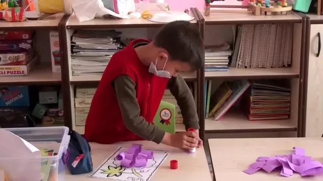 Son dakika haberi! Hayırsever çocukluk hayalini gerçekleştirdi, minikler yeni okullarına kavuştu Son dakika haberi! Hayırsever çocukluk hayalini gerçekleştirdi, minikler yeni okullarına kavuştu
