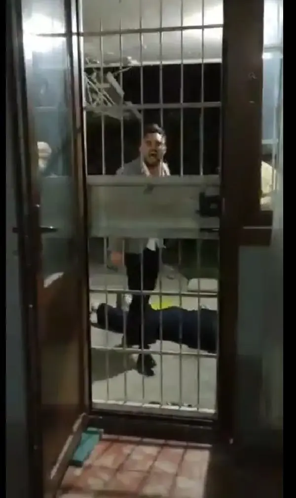'Her şeyi göze alıyorum' diyerek yerde tekmelediği İran uyruklu mimar kadını dakikalarca darbetti (2)- Yeniden 'Her şeyi göze alıyorum' diyerek yerde tekmelediği İran uyruklu mimar kadını dakikalarca darbetti (2)- Yeniden