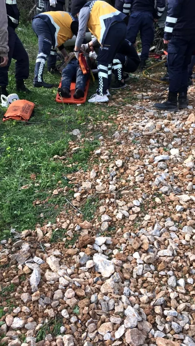 Son dakika 3. sayfa: İznik-Karamürsel karayolunda hafriyat kamyonu devrildi: 1 yaralı Son dakika 3. sayfa: İznik-Karamürsel karayolunda hafriyat kamyonu devrildi: 1 yaralı