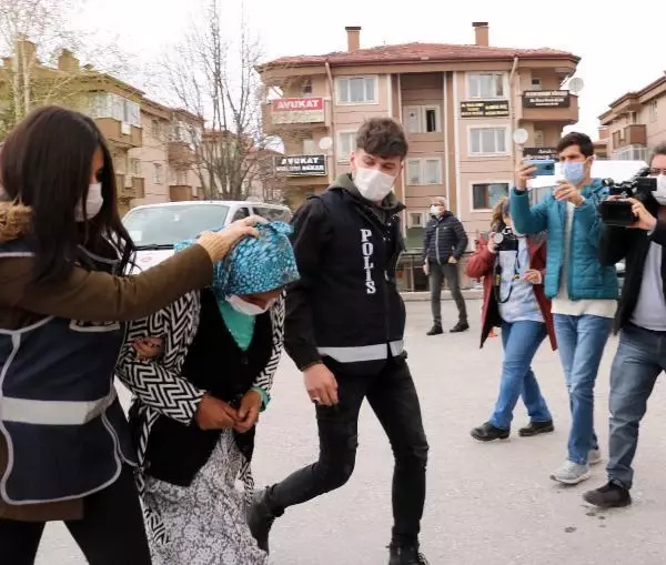 DARBETMEYE KALKIŞAN AKRABASINI ÖLDÜREN KADIN ADLİYEDE DARBETMEYE KALKIŞAN AKRABASINI ÖLDÜREN KADIN ADLİYEDE