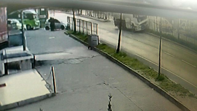 kirmizi isik ihlali yapan tanker taksiyi boyl 4 14070250 o