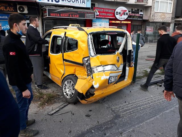 kirmizi isik ihlali yapan tanker taksiyi boyl 6 14070250 o