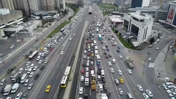 KISITLAMA ÖNCESİ TRAFİK YOĞUNLUĞU HAVADAN GÖRÜNTÜLENDİ KISITLAMA ÖNCESİ TRAFİK YOĞUNLUĞU HAVADAN GÖRÜNTÜLENDİ