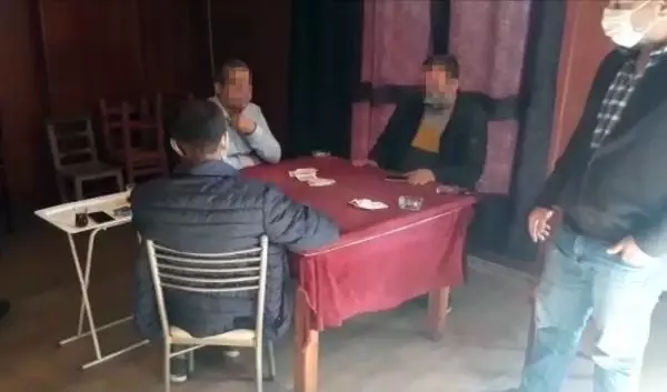 Koronavirüse rağmen ofiste kumara 25 bin lira ceza Koronavirüse rağmen ofiste kumara 25 bin lira ceza