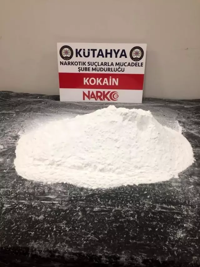 2,5 kilogram kokain ele geçirildi 2,5 kilogram kokain ele geçirildi