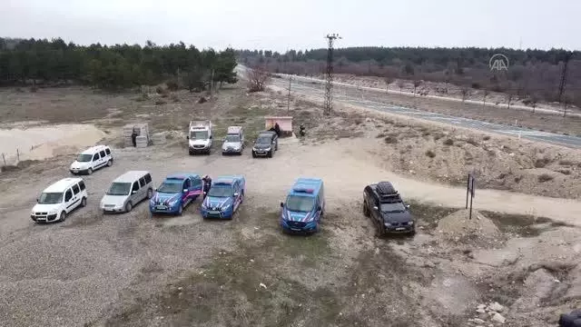 Ormanlık alanda kaybolan yaşlı adamı arama çalışmaları sürüyor Ormanlık alanda kaybolan yaşlı adamı arama çalışmaları sürüyor