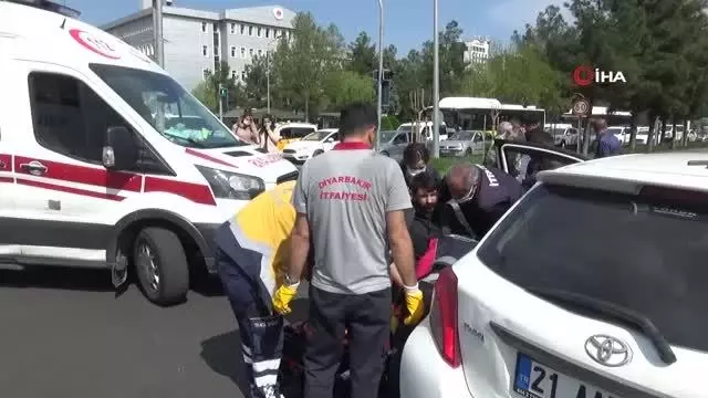Otomobil, dönüşü yasak olan yola girdi: 5'i ağır 7 yaralı Otomobil, dönüşü yasak olan yola girdi: 5'i ağır 7 yaralı