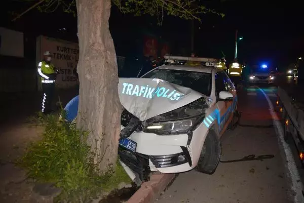 ADANA-Polis aracı, kovalamaca sırasında ağaca çarptı: 2 yaralı ADANA-Polis aracı, kovalamaca sırasında ağaca çarptı: 2 yaralı
