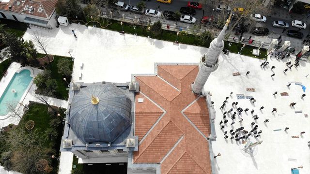restorasyonu tamamlanan tesvikiye camii ibade 4 14070757 o