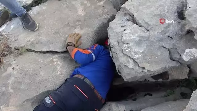 Son dakika! Sıkıştığı kayalıkların arasından kurtarılan yaşlı kadın hastanede hayatını kaybetti