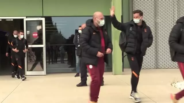 Süper Lig'de Göztepe ile karşılaşacak Galatasaray İzmir'e geldi Süper Lig'de Göztepe ile karşılaşacak Galatasaray İzmir'e geldi
