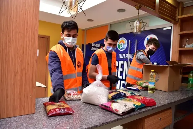 Tuzla Gençlik Merkezi öğrencileri gönüllere dokunuyor Tuzla Gençlik Merkezi öğrencileri gönüllere dokunuyor
