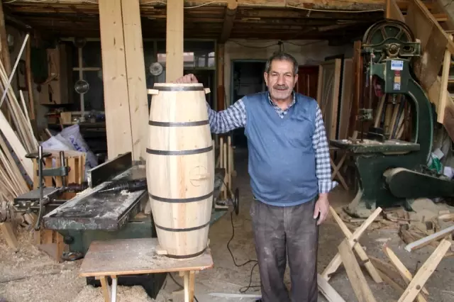 Usta ellerde üretilen 'yayıklar' Türkiye'nin dört bir yanından talep görüyor Usta ellerde üretilen 'yayıklar' Türkiye'nin dört bir yanından talep görüyor