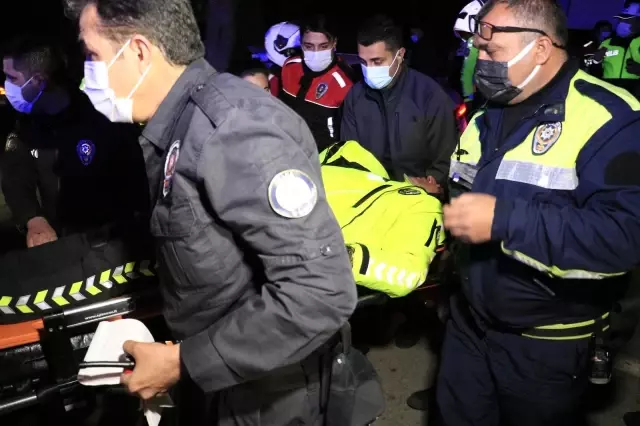 Uygulamadan kaçan otomobili kovalayan polis aracı kaza yaptı: 2 yaralı Uygulamadan kaçan otomobili kovalayan polis aracı kaza yaptı: 2 yaralı