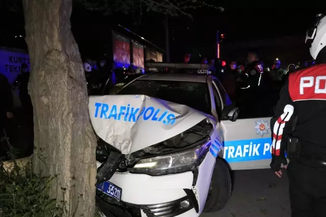 Uygulamadan kaçan otomobili kovalayan polis aracı kaza yaptı: 2 yaralı Uygulamadan kaçan otomobili kovalayan polis aracı kaza yaptı: 2 yaralı