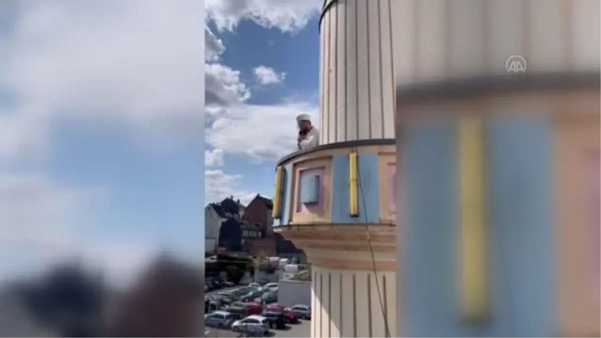 WUPPERTAL - Cuma ezanı hoparlörle minareden okunmaya başlandı