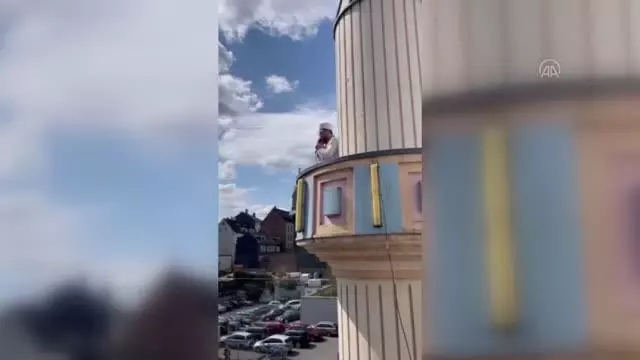 WUPPERTAL - Cuma ezanı hoparlörle minareden okunmaya başlandı
