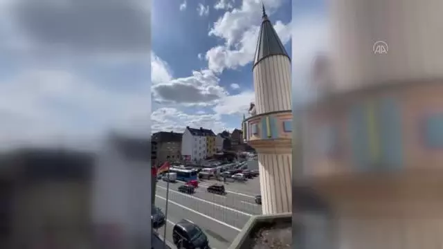 WUPPERTAL - Cuma ezanı hoparlörle minareden okunmaya başlandı