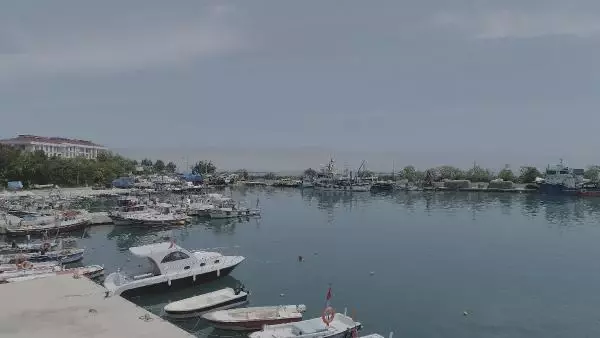 Yasak başladı, Karadeniz'de balıkçılar ağ ve teknelerini bakıma aldı Yasak başladı, Karadeniz'de balıkçılar ağ ve teknelerini bakıma aldı
