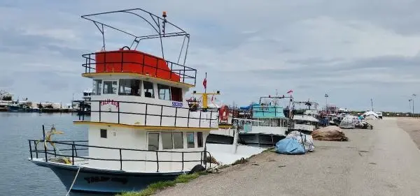 Yasak başladı, Karadeniz'de balıkçılar ağ ve teknelerini bakıma aldı Yasak başladı, Karadeniz'de balıkçılar ağ ve teknelerini bakıma aldı