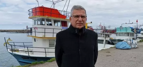 Yasak başladı, Karadeniz'de balıkçılar ağ ve teknelerini bakıma aldı Yasak başladı, Karadeniz'de balıkçılar ağ ve teknelerini bakıma aldı